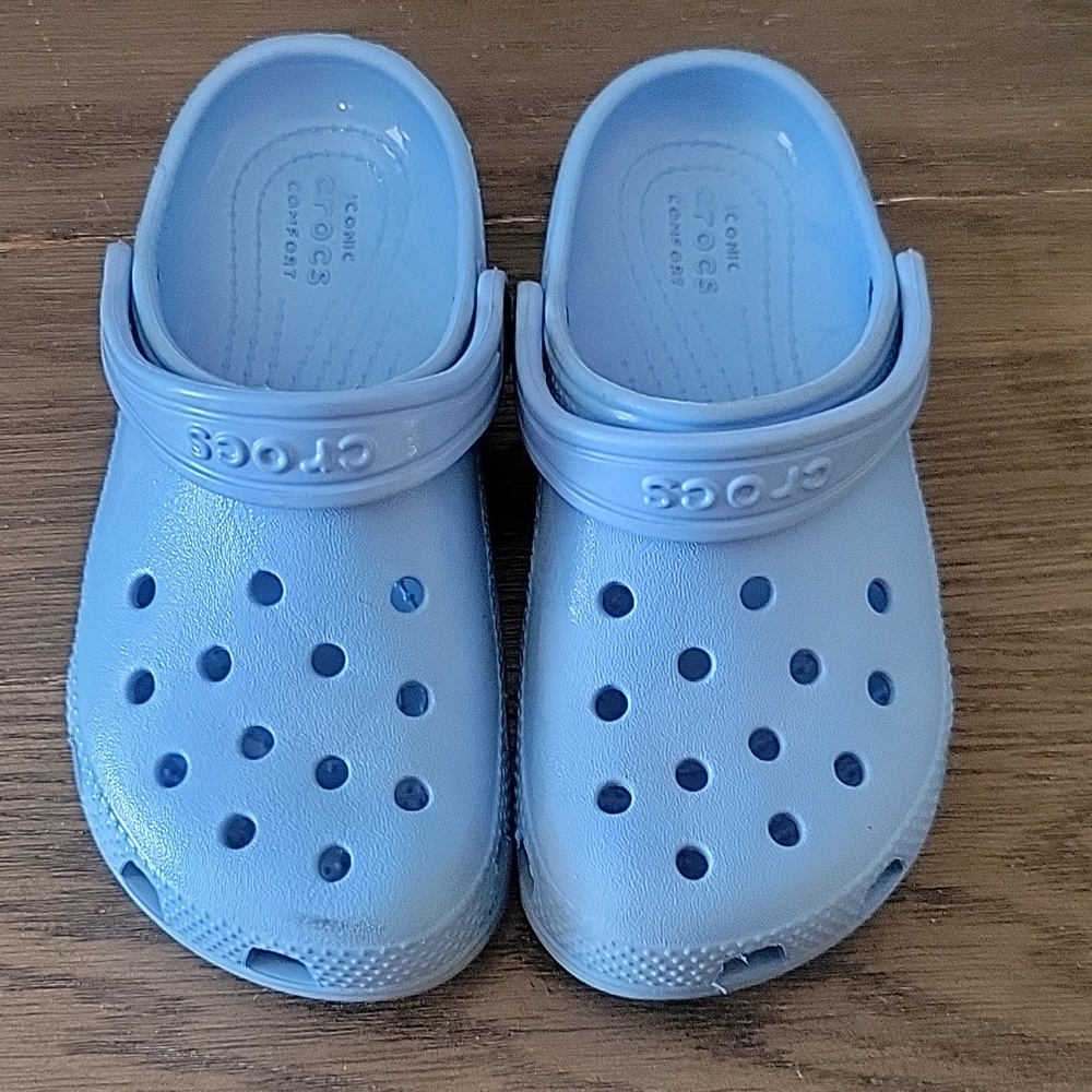 CROCS